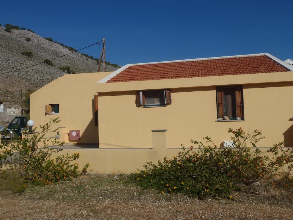 Villa Zeus Sými Luaran gambar