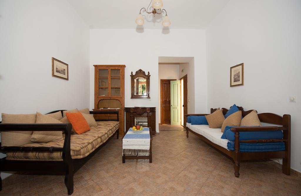 Villa Zeus Sými Luaran gambar