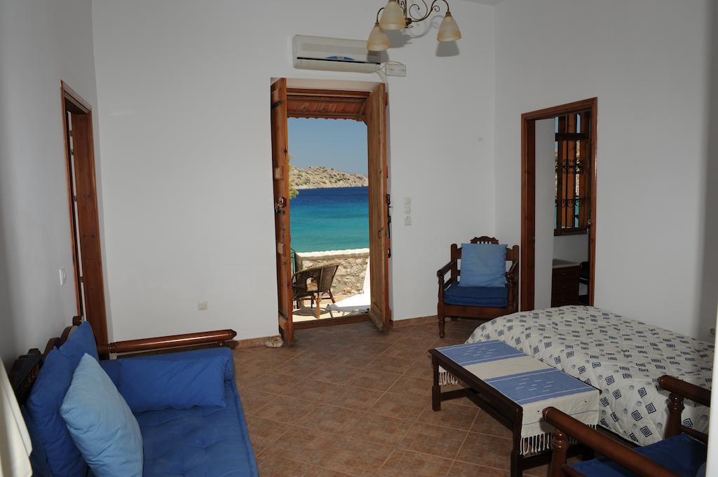 Villa Zeus Sými Bilik gambar
